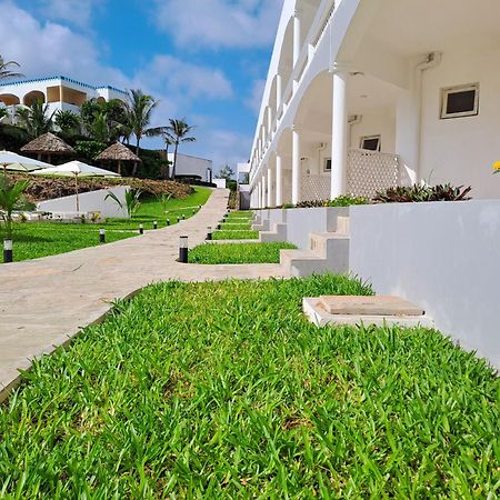 Ahg Lion Beach Resort Watamu Exterior photo